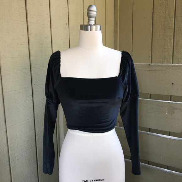COPY - NWT Nasty Gal Black Velvet Off Shoulder Crop Top - Picture 2 of 5